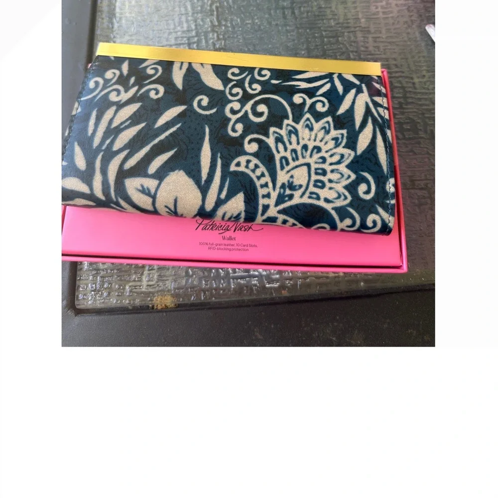 Patricia Nash Teal Floral‎ Leather Frame Wallet RFID 10 Card Slots NIB